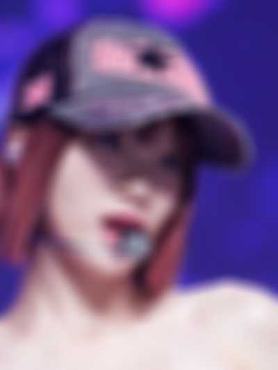 Chaewon - naked on stage