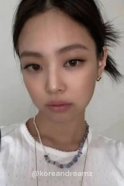 Jennie - cum on face