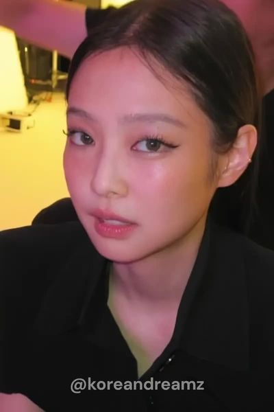 Jennie - cum on face