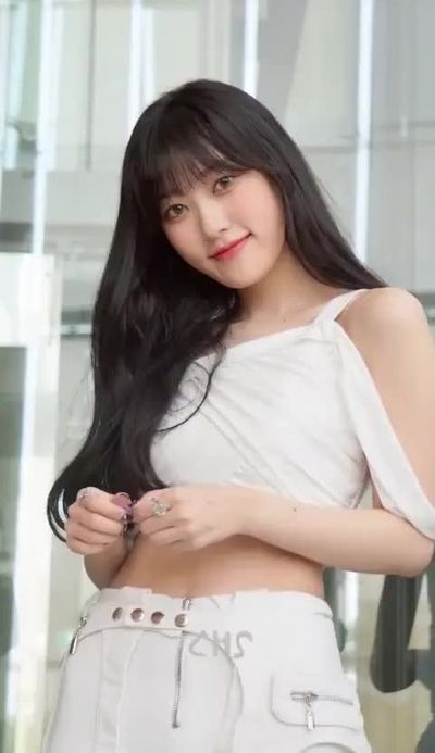 Choerry - shows boobs