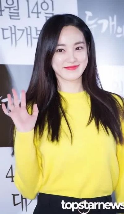 Lee Ju Yeon - shows boobs