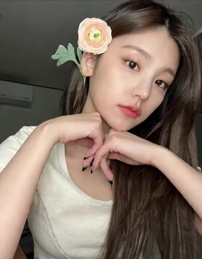 Yeji - big boobs