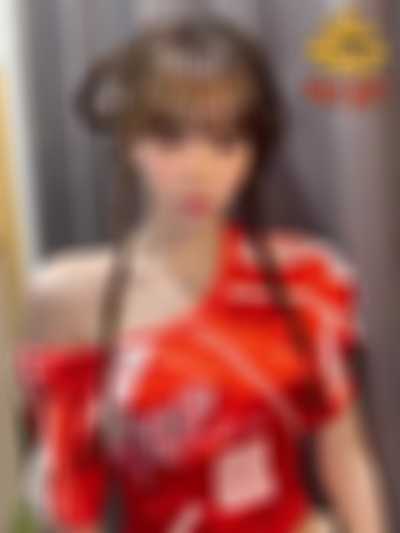 Chaewon - shows boobs