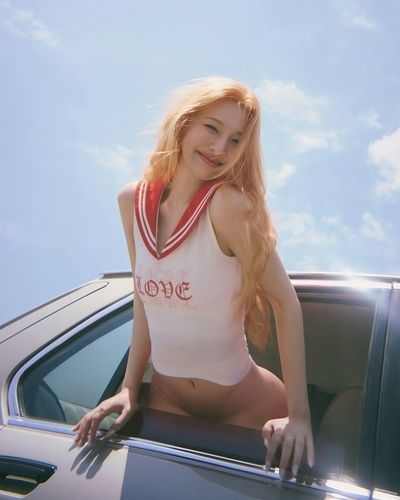 Joy - naked