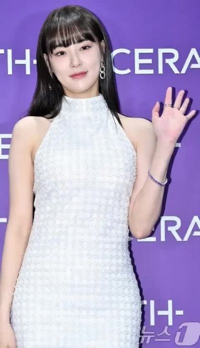 Lee Ju Yeon - shows boobs