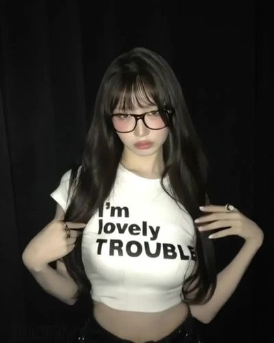 Rei - shows tits