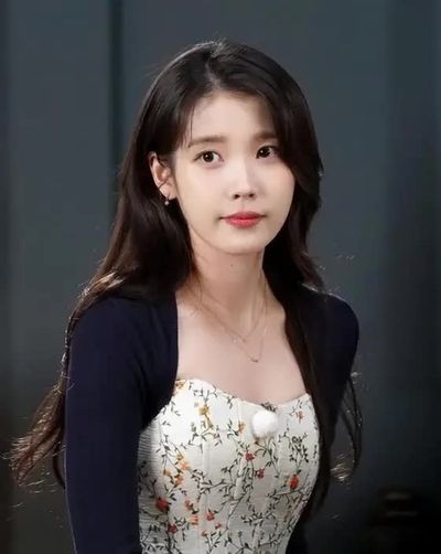 IU - pov  handjob