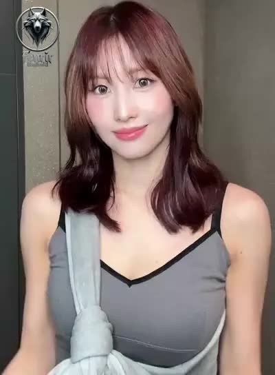 Momo - bukkake