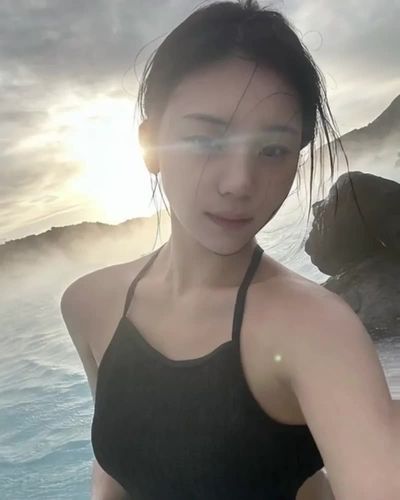 Umji - undress