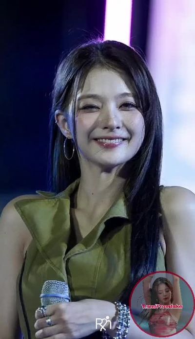 Nagyung - shows tits