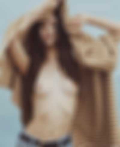 Danielle - naked
