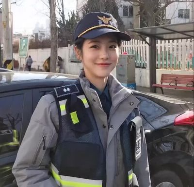 Shin Ye-eun - cop public sex