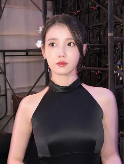 IU - sucking big