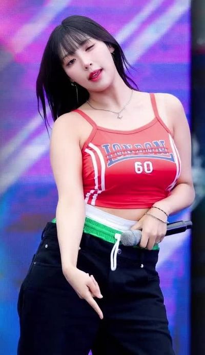 Chowon - nude body