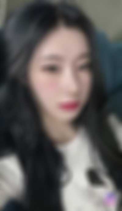 Chaeryeong - sucking cock