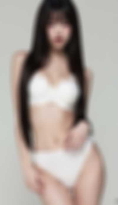 Wonyoung - shows tits