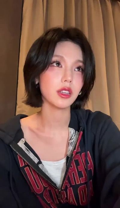 Yeji - sucking cock