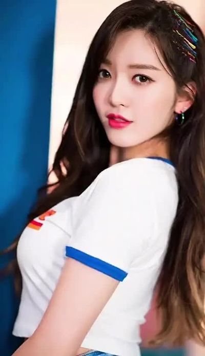 Chanmi - shows tits