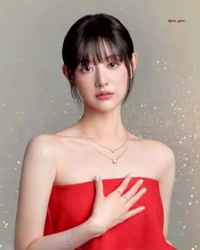 Kim Ji-won - facial