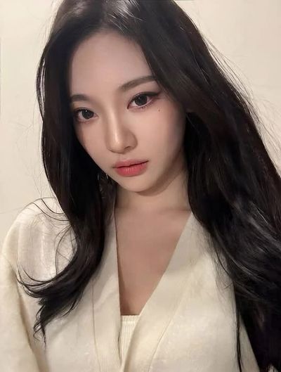 NingNing - shows boobs