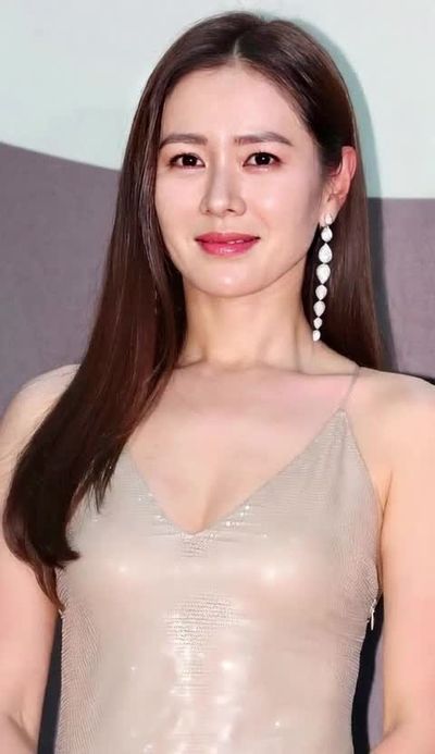 Son Ye Jin - cum on face