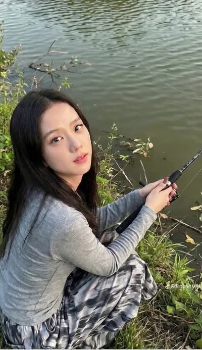 Jisoo - cum on face