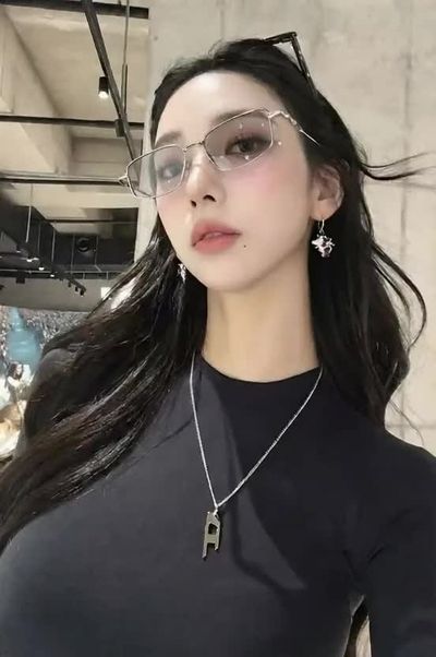 Karina - cum in mouth