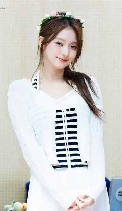 Nagyung - shows tits