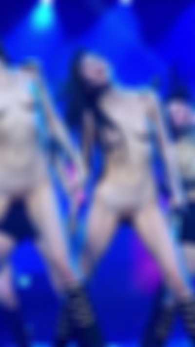 nude