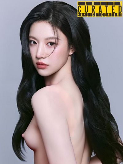 Go Yoon Jung - Naked Pictorial