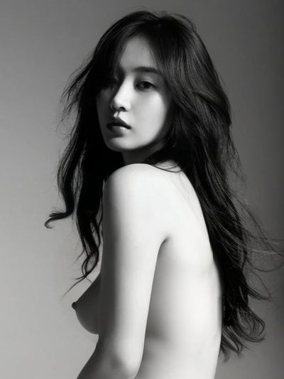 Yuri - Naked Pictorial