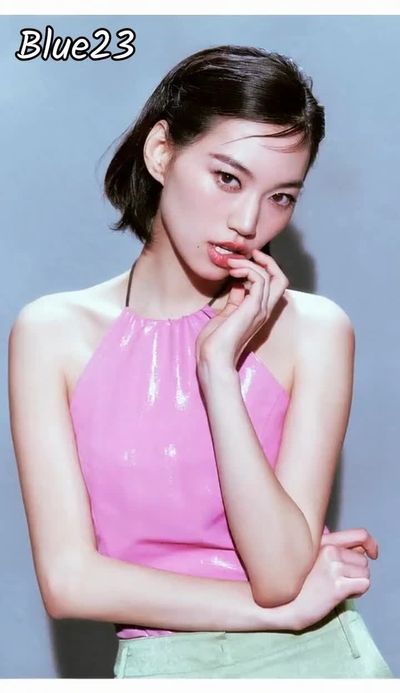 Doyeon - shows tits