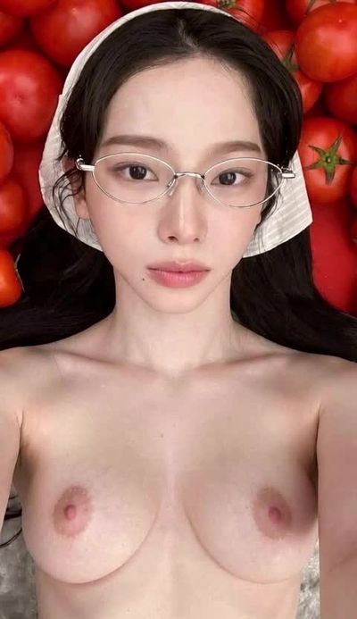Karina - titjob