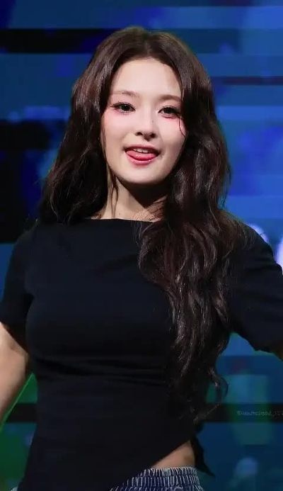 Nagyung - shows tits