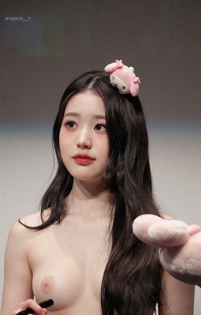 Wonyoung - naked