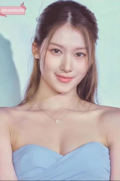 Sana - doggy style