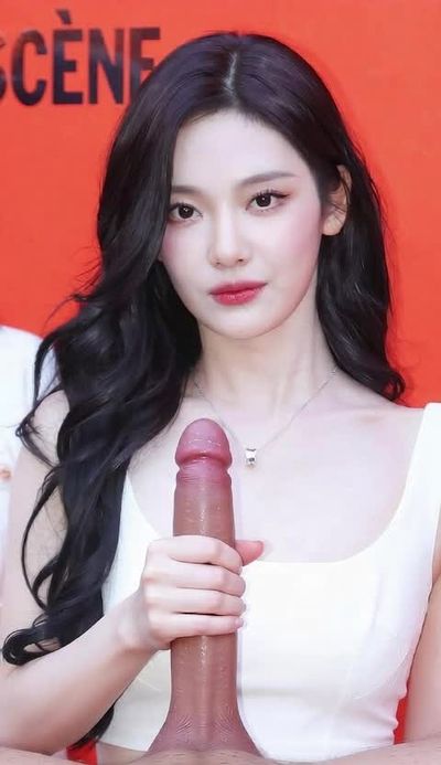 NingNing - gives handjob