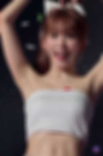 Sakura - shows tits