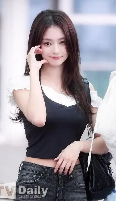 Nagyung - shows tits