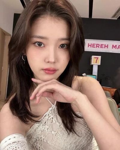 IU - threesome