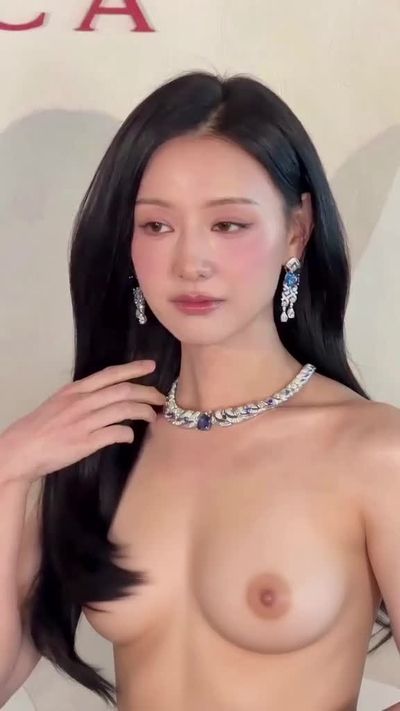 Kim Ji-won - naked