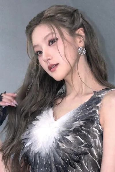 Haneul - sucking deep