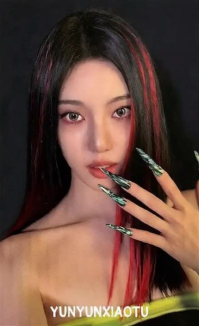 NingNing - gives handjob