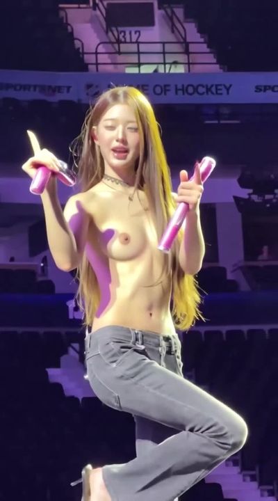 Wonyoung - naked on stage