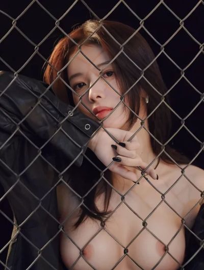 Roh Jeong-eui - Naked Pictorial