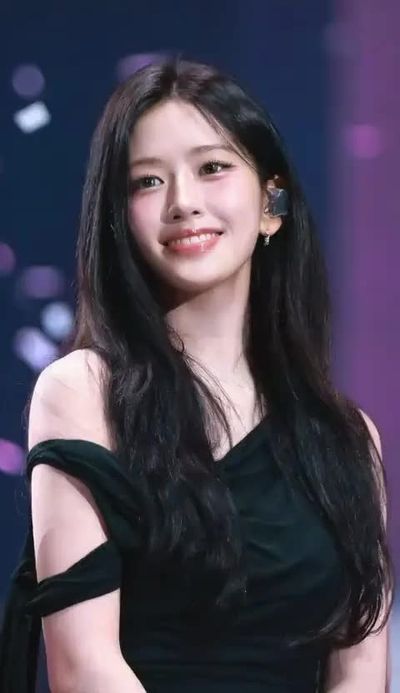 Yujin - shows tits
