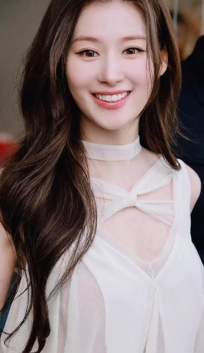 Sana - shows tits