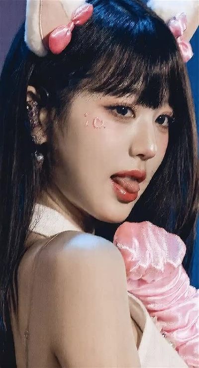 Wonyoung - play with pussy