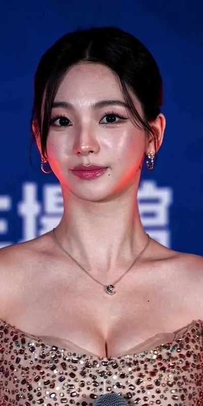 Karina - cum on face