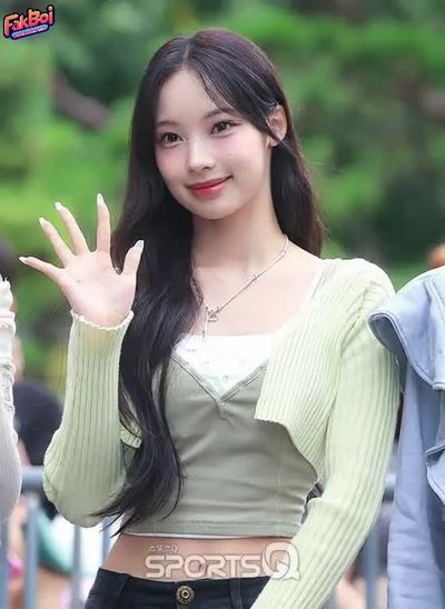Woni - handjob